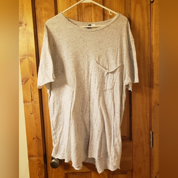 Divided tee by H&M - Picture 1 of 4